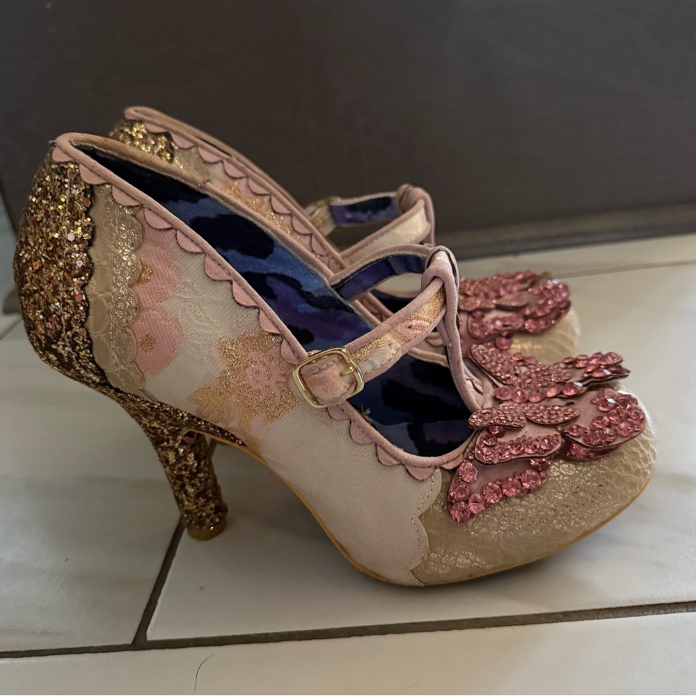 IRREGULAR CHOICE Papillon Pumps